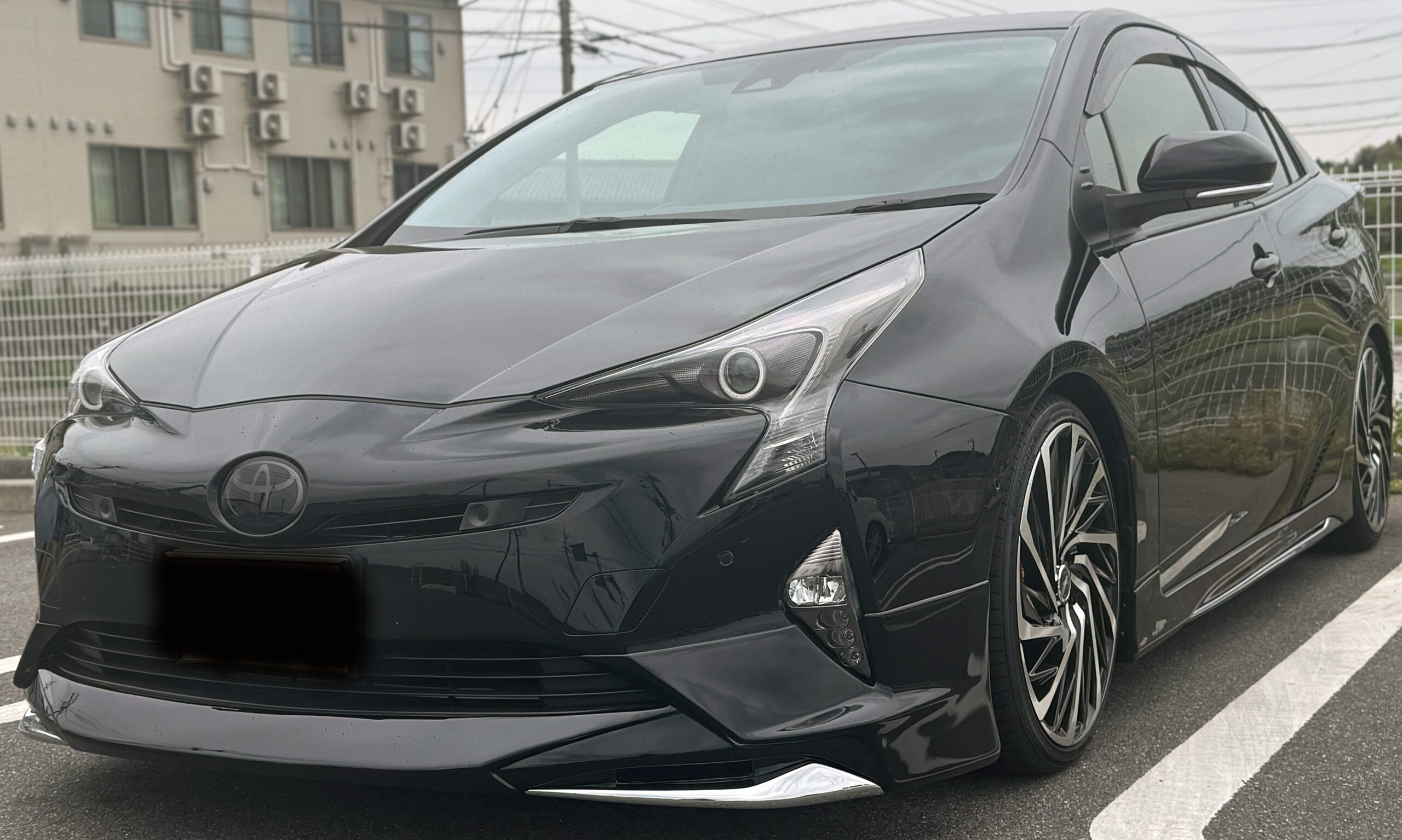 プリウス50系って維持費はどれぐらいかかるの？